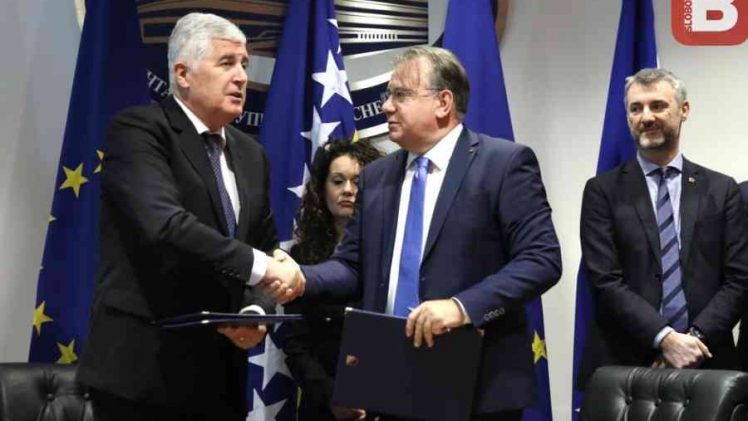 Pljušte reakcije na sastanak Trojke sa HDZ-om i izjave Kazaza: “Nikad nije pogrešan trenutak za kapitulaciju”