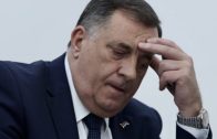 Dodik neće poštovati odluku o spornom udžbeniku historije u RS