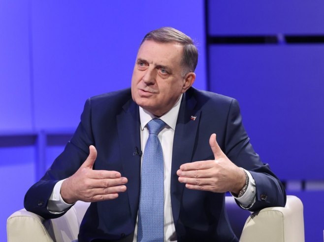 Dodik se zbunio na pitanje da li mu je potjernica spriječila odlazak u Moskvu: “Pa počelo se o tome…”