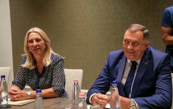 DODIK NE MARI ZA UPOZORENJA: Najviši zvaničnici RS prave novi ustav tog entiteta, ukida se glavni grad…